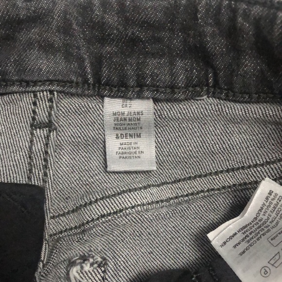 Black Ripped H&M Mom Jeans - Picture 3 of 4